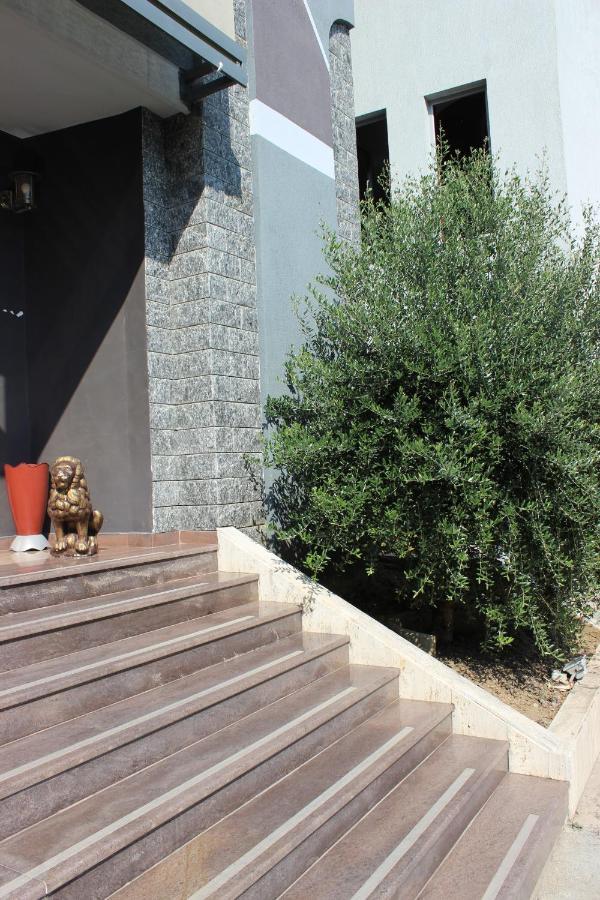 Luander Hotel Tirana Exterior foto