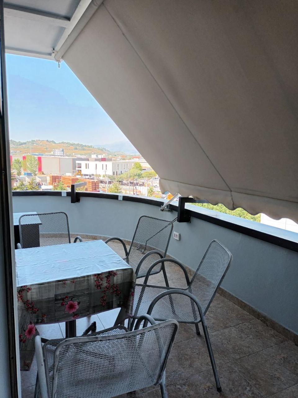 Luander Hotel Tirana Quarto foto