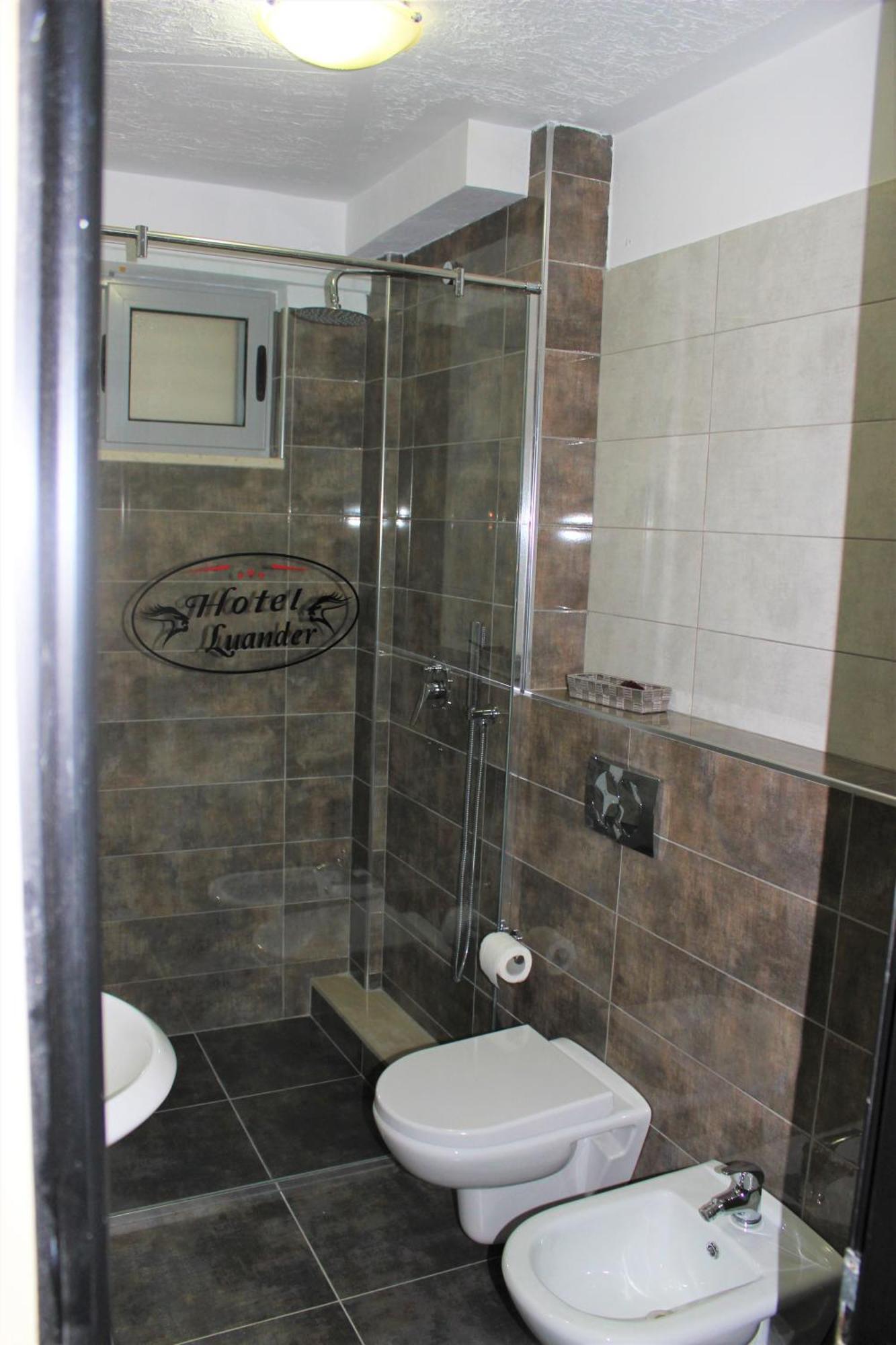 Luander Hotel Tirana Quarto foto